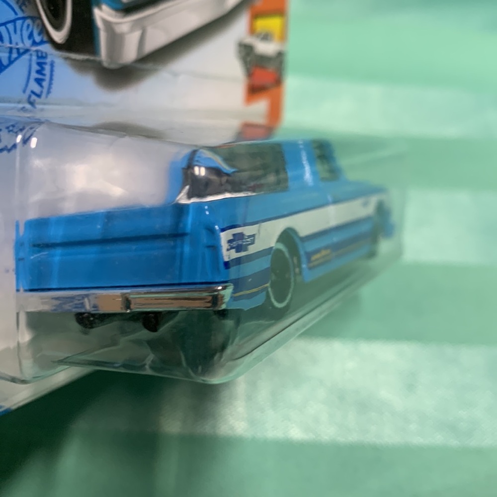 67 Chevy C10 Blue Pickup Hot Whee - Picture 10 of 11